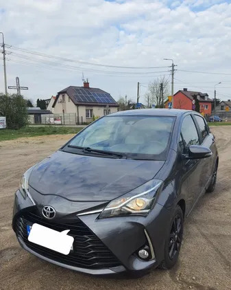 samochody osobowe Toyota Yaris cena 42900 przebieg: 130000, rok produkcji 2017 z Tłuszcz